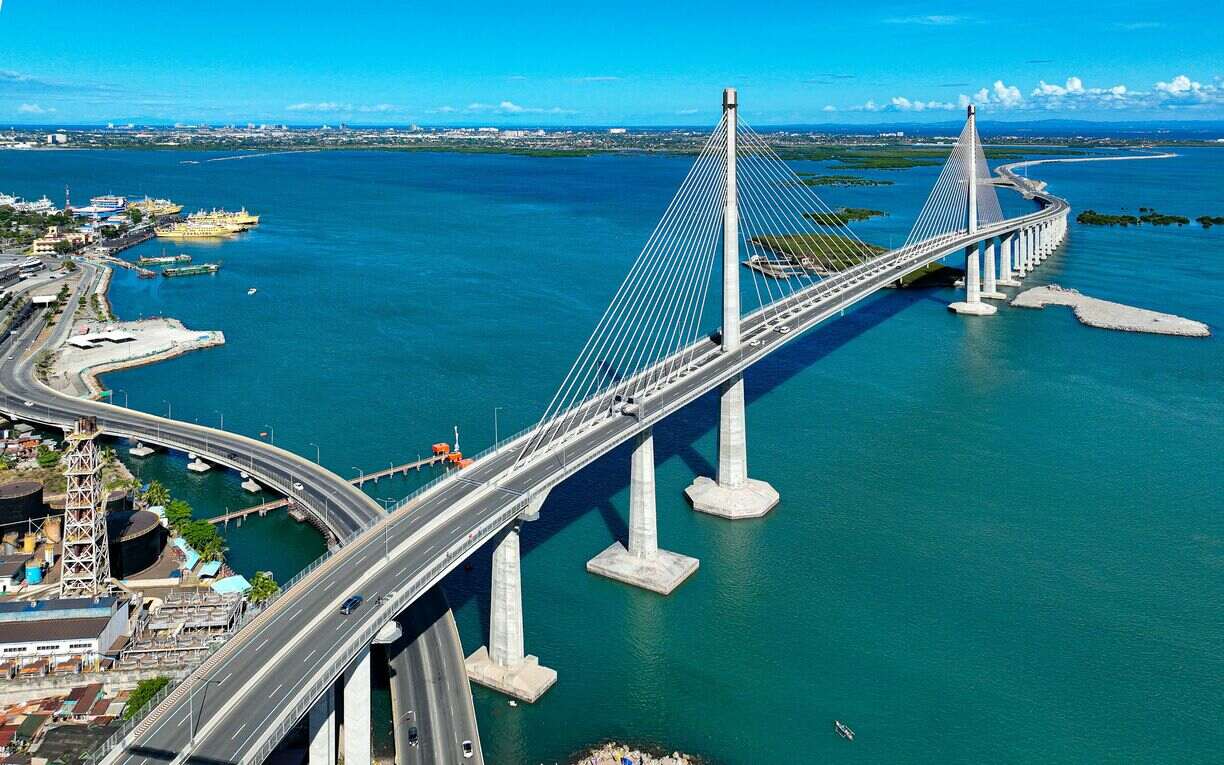 Cebu City Tour & 10,000 Roses
